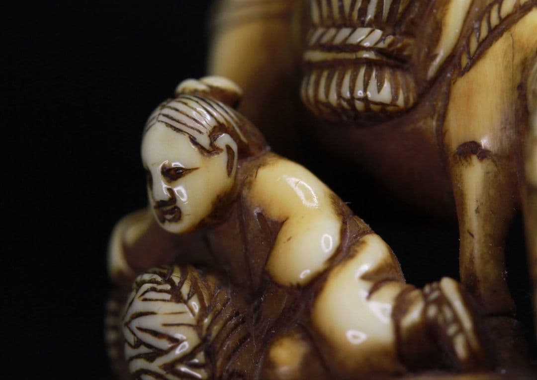 秀正 在銘 江戸時代 根付 「藁立 農耕馬 と 唐子 秋の情景」 名品