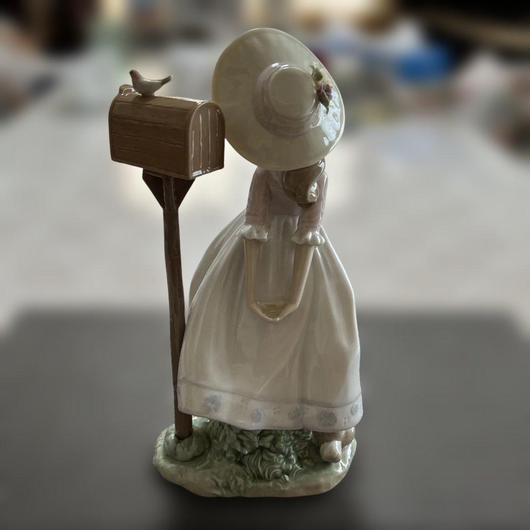 【LLADRO①】お手紙まだかなWAITING FOR YOUR LETTER