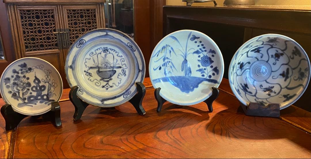 福建省徳化窯　染付絵皿　鑑賞台付 　 　　沈船品　ヴィンテージ　レア ・台湾茶器