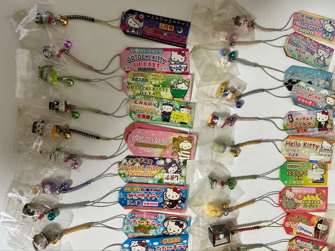 合馬公式アカウント1 ♪キティ ご当地 根付け 72個まとめ売り♪