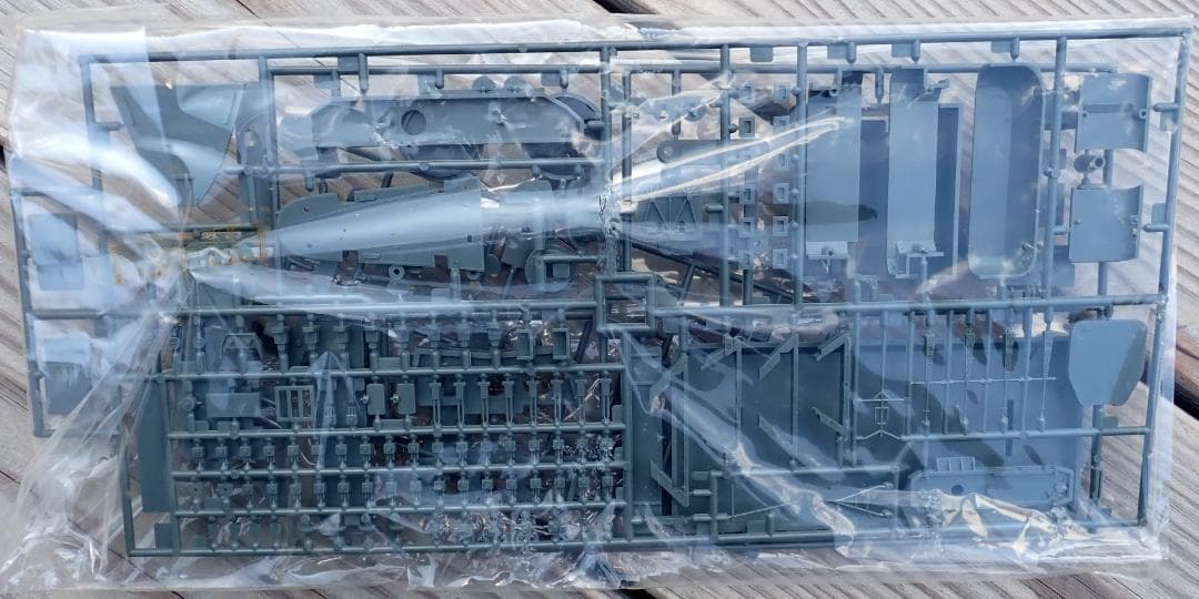 【超希少・未組立】クラウンモデル 1/550 航空母艦 信濃 煙出装置付 当時物