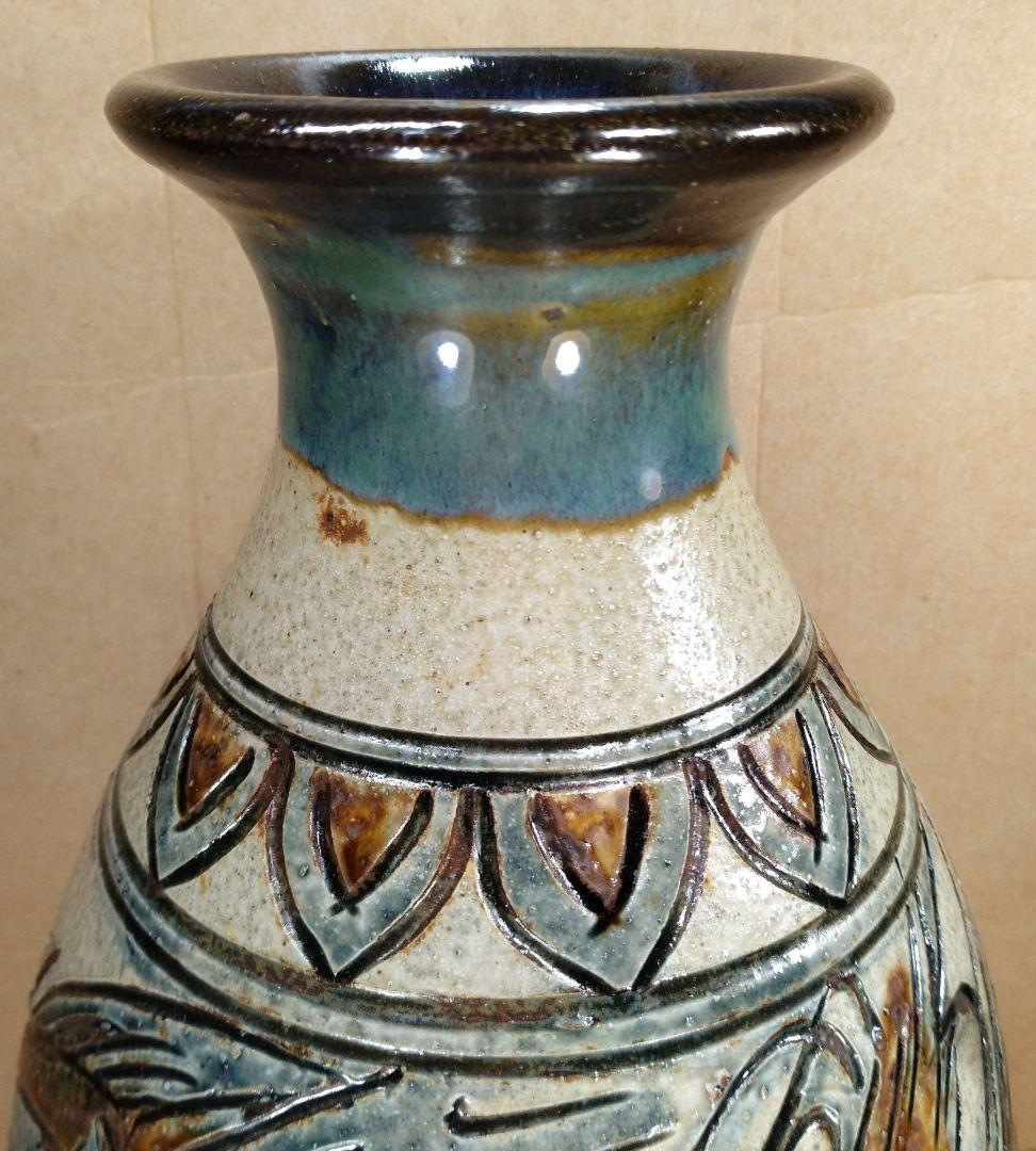 【本物保証】金城次郎 海老魚紋花瓶(海老2魚2）共箱 栞 人間国宝 美品 壷屋焼