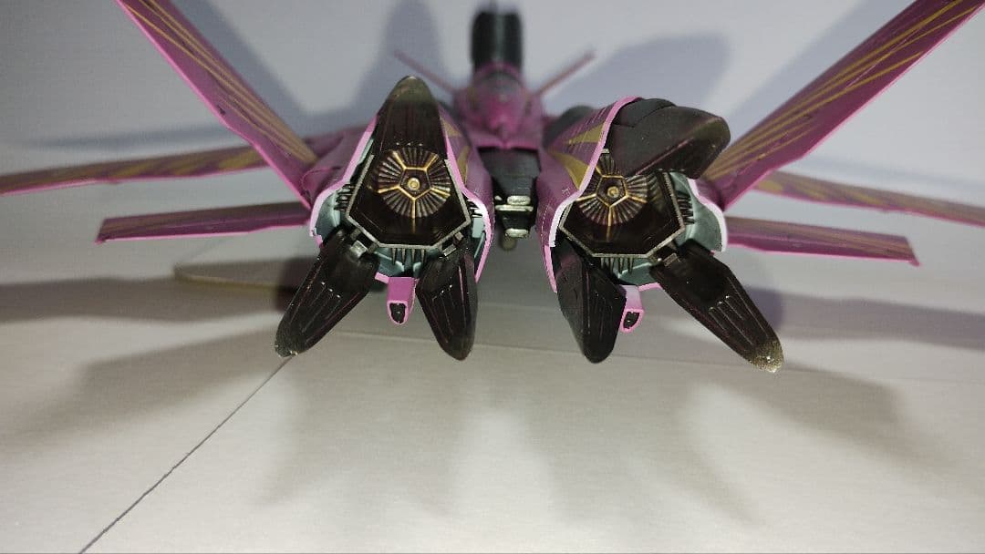 プラモデル完成機　1/72　SV-51γ、Nora type(マクロスゼロ)