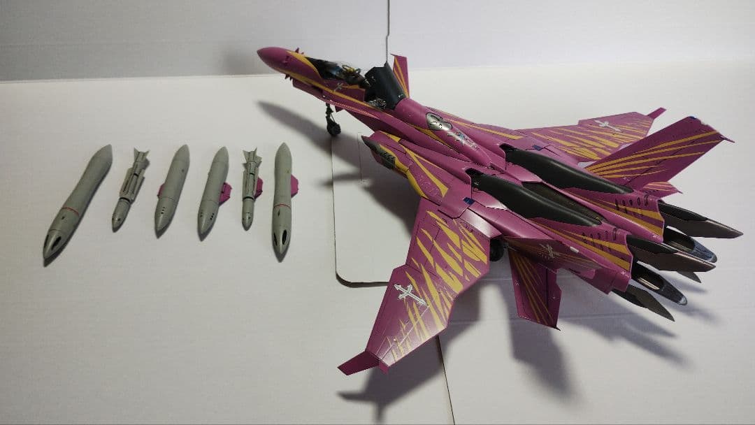 プラモデル完成機　1/72　SV-51γ、Nora type(マクロスゼロ)