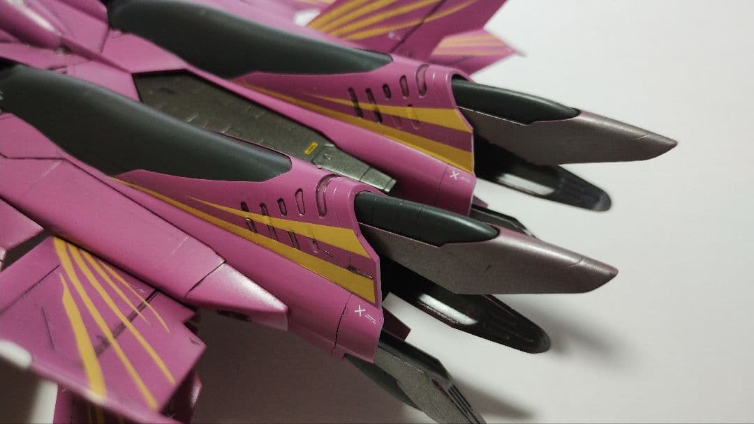 プラモデル完成機　1/72　SV-51γ、Nora type(マクロスゼロ)