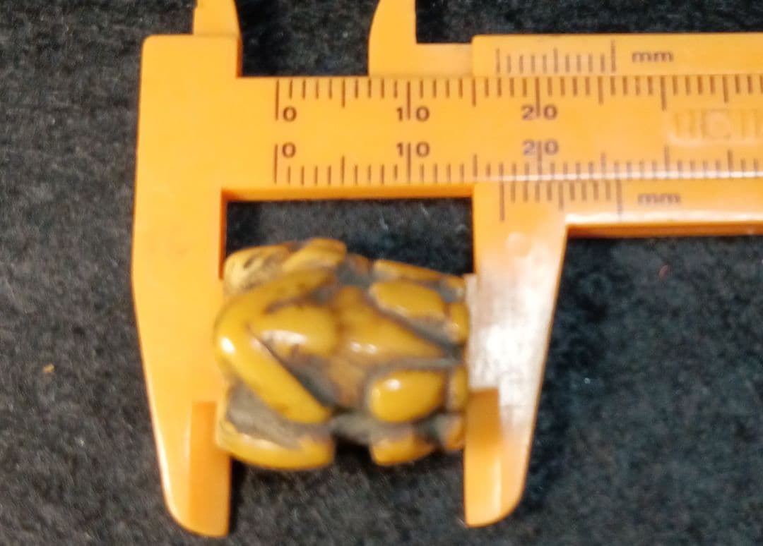 江戸時代 「三猿 見ざる聞かざる言わざる」 織締玉 根付