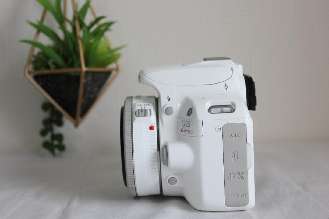 Canon Kiss X7 ホワイト 標準ズームセット 一眼レフカメラ