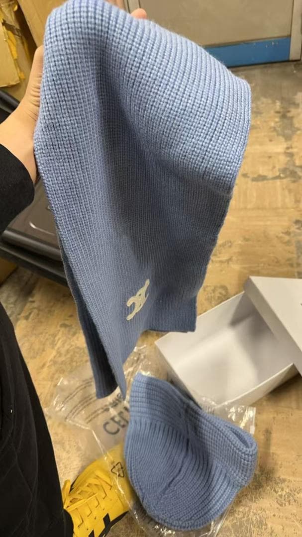 Celine スカーフ ニット帽 2点