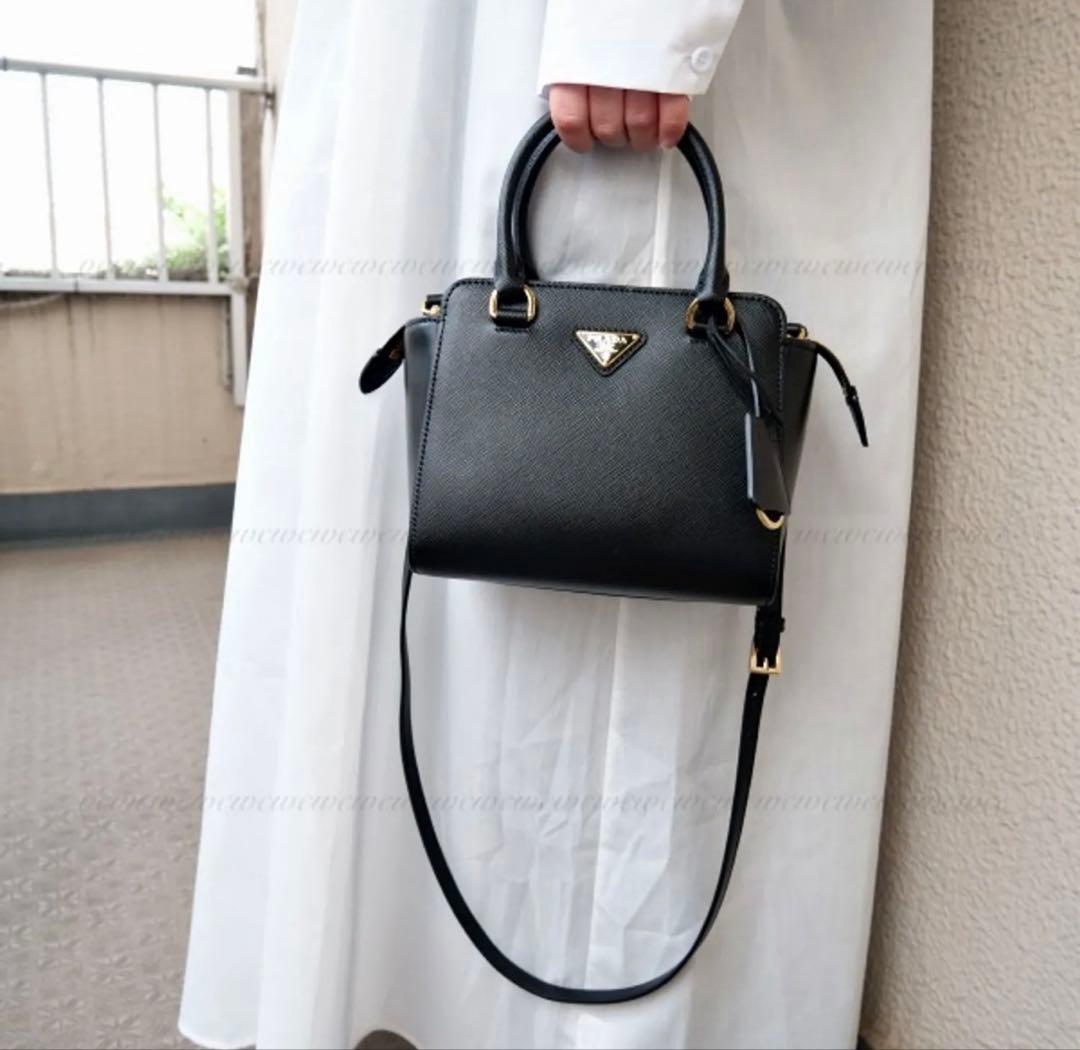 PRADA★1BA380 サフィアーノショルダーバッグ　ブラック