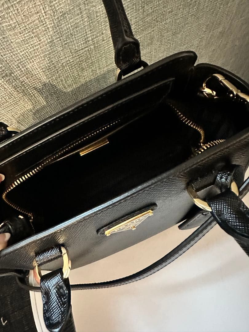 PRADA★1BA380 サフィアーノショルダーバッグ　ブラック