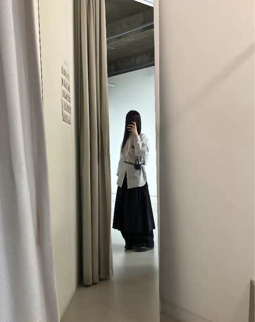 AMOMENTO ブラック フレアスカートパンツ ガウチョパンツ 25SS