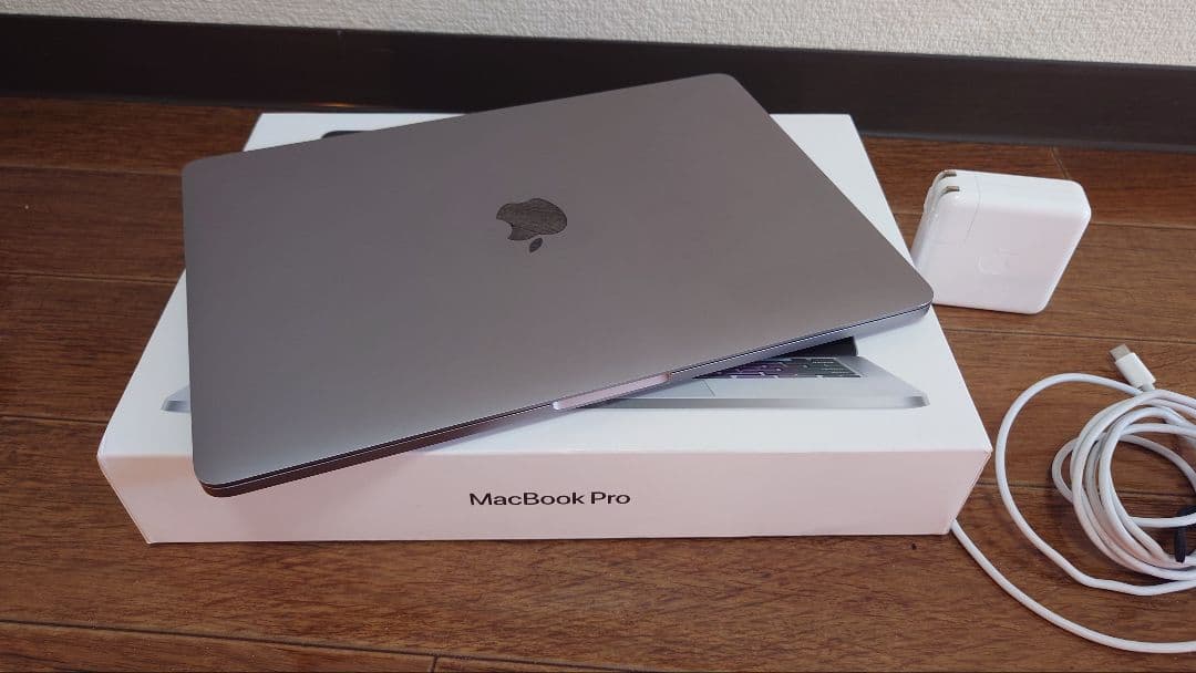 MacBook本体 Apple MacBook Pro (M2, 8GB)