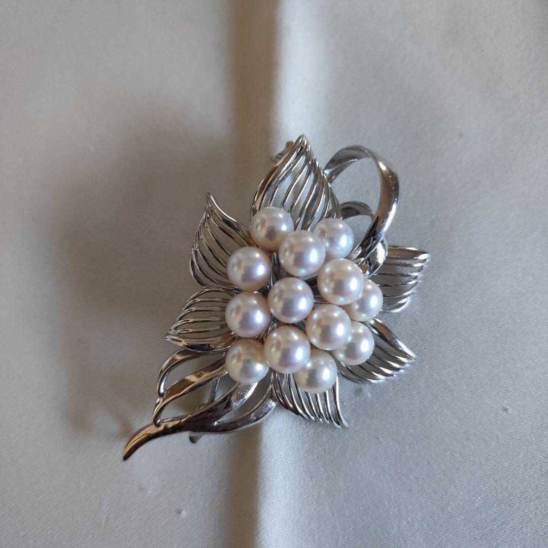本真珠（7mm×8個）　シルバー　 花型ブローチ