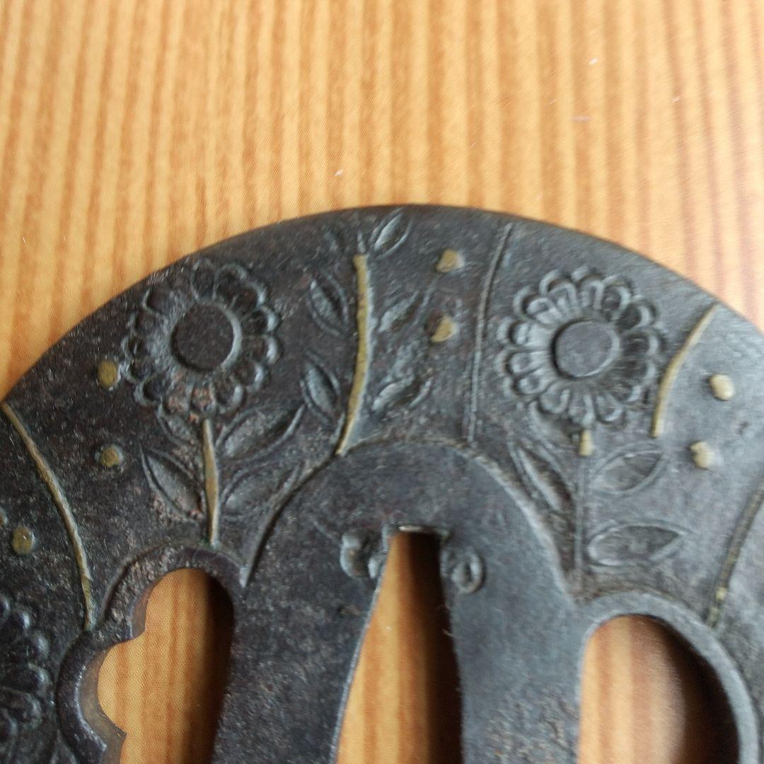 刀の鍔 草花 の図 平 安城鍔