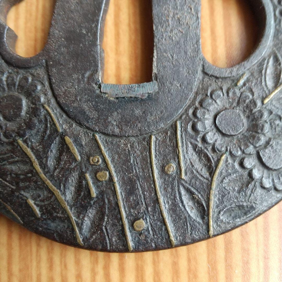 刀の鍔 草花 の図 平 安城鍔