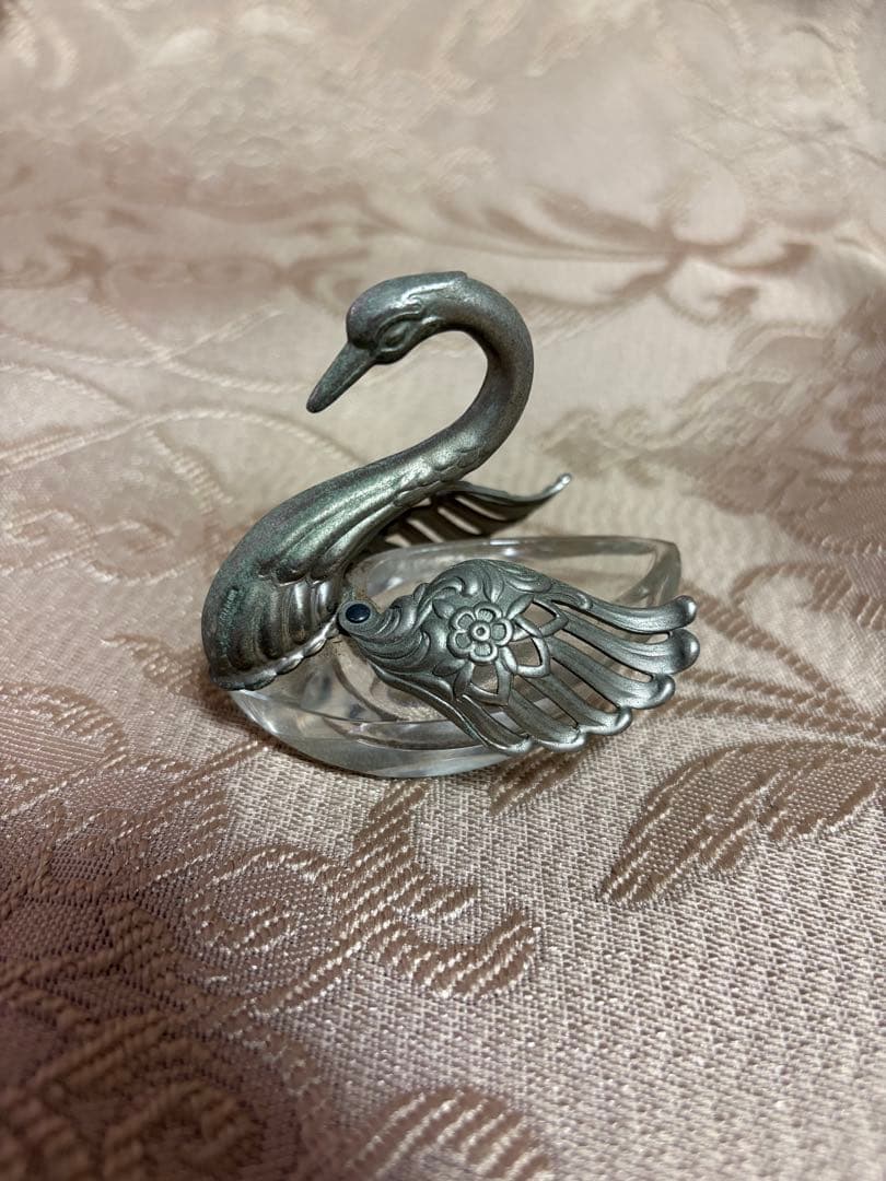 金属とガラス製 白鳥型　アクセサリー入れ