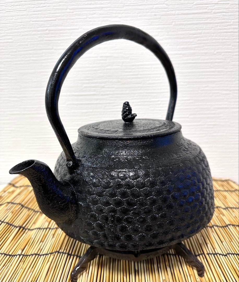 未使用品　南部光栄堂造　２８型　超大型鉄瓶　南部鉄瓶　南部鉄器　調理器具　鉄瓶