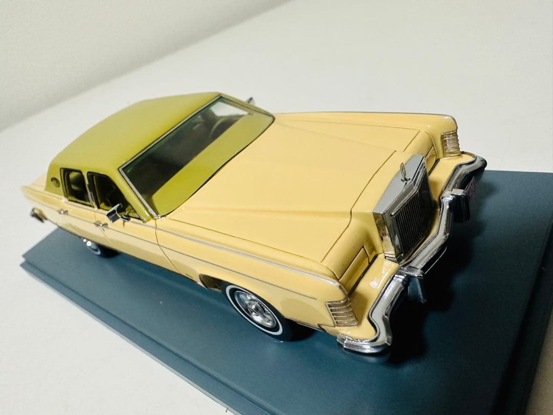 Neoネオ/Lincolnリンカーン Towncarタウンカー 1/43 絶版