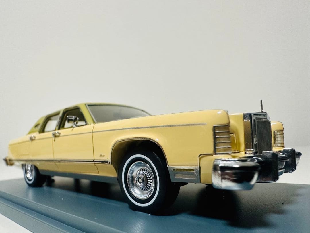 Neoネオ/Lincolnリンカーン Towncarタウンカー 1/43 絶版