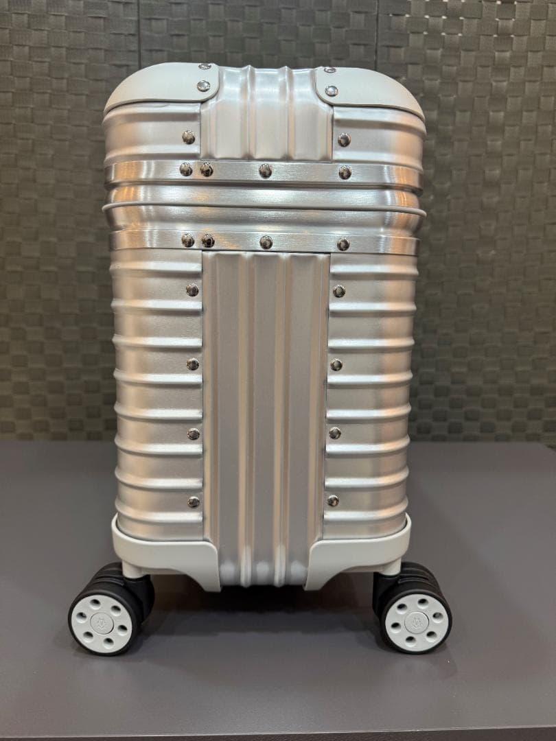【極美品】RIMOWA リモワ PILOT パイロット スーツケース 31L