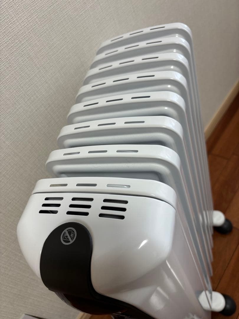 【美品】デロンギ　オイルヒーター　RHJ35M0812-DG ホワイト