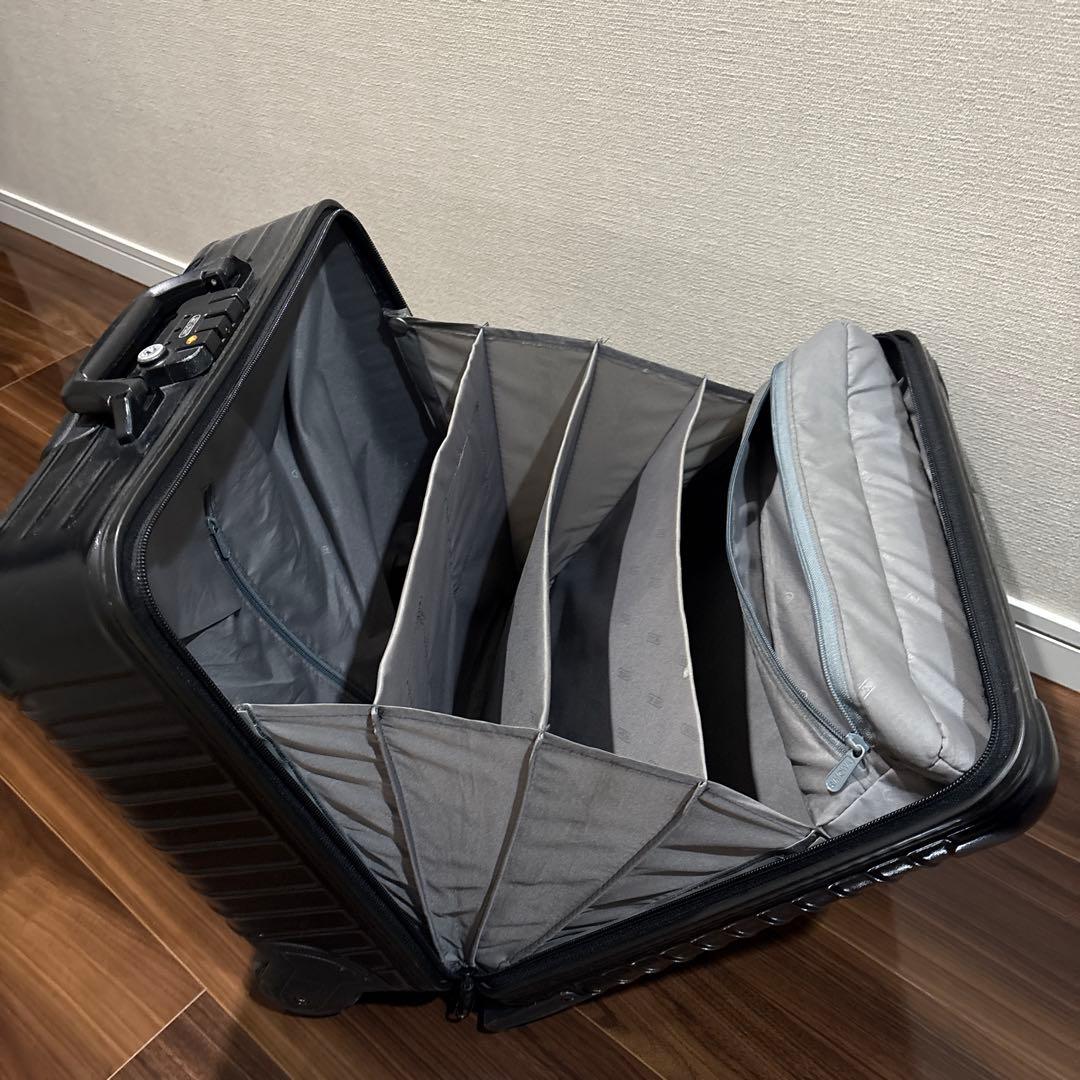 リモワ　キャリーケース　SALSA