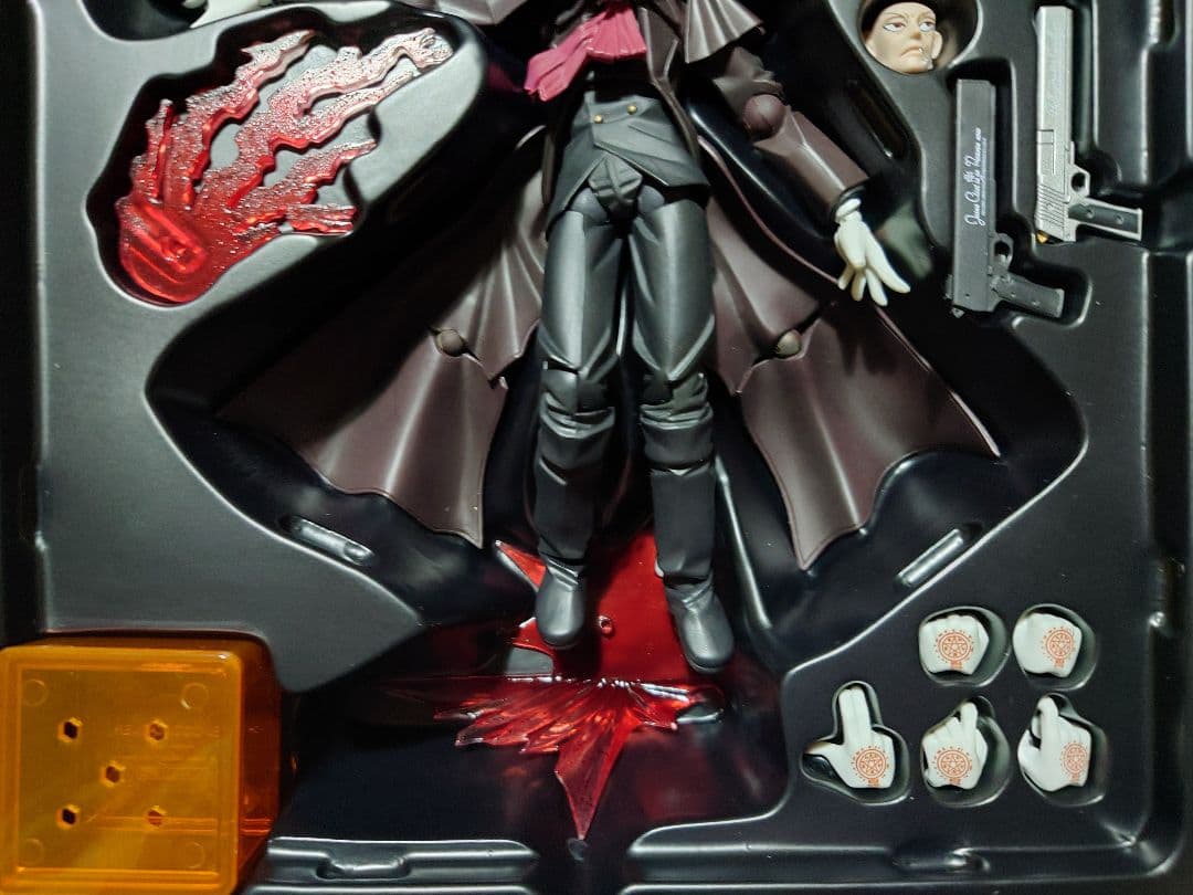 HELLSING ヘルシング アーカード リボルテックヤマグチ フィギュア