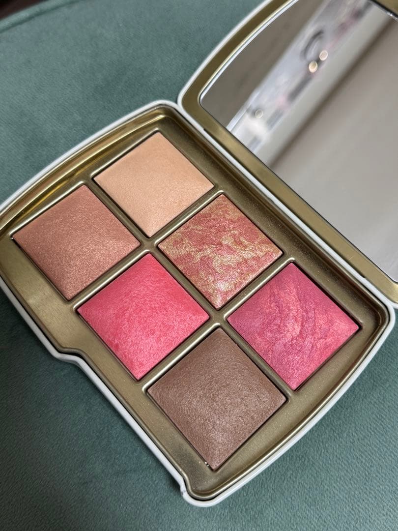 チーク HOURGLASS Ambient Lighting Edit EVIL EYE