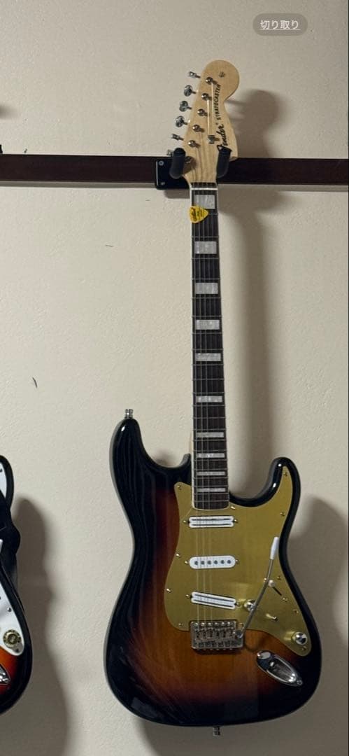 ST サンバースト エレキギター　ストラトキャスター