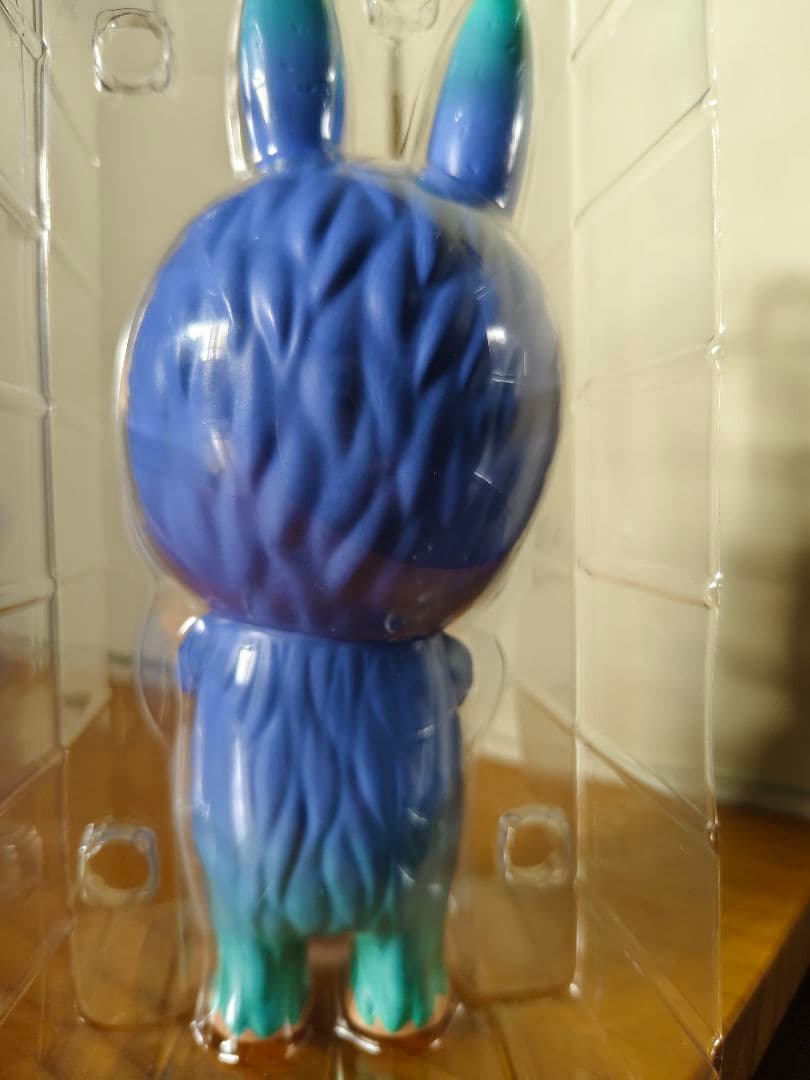 LABUBU x HKIA コラボ　限定フィギュア