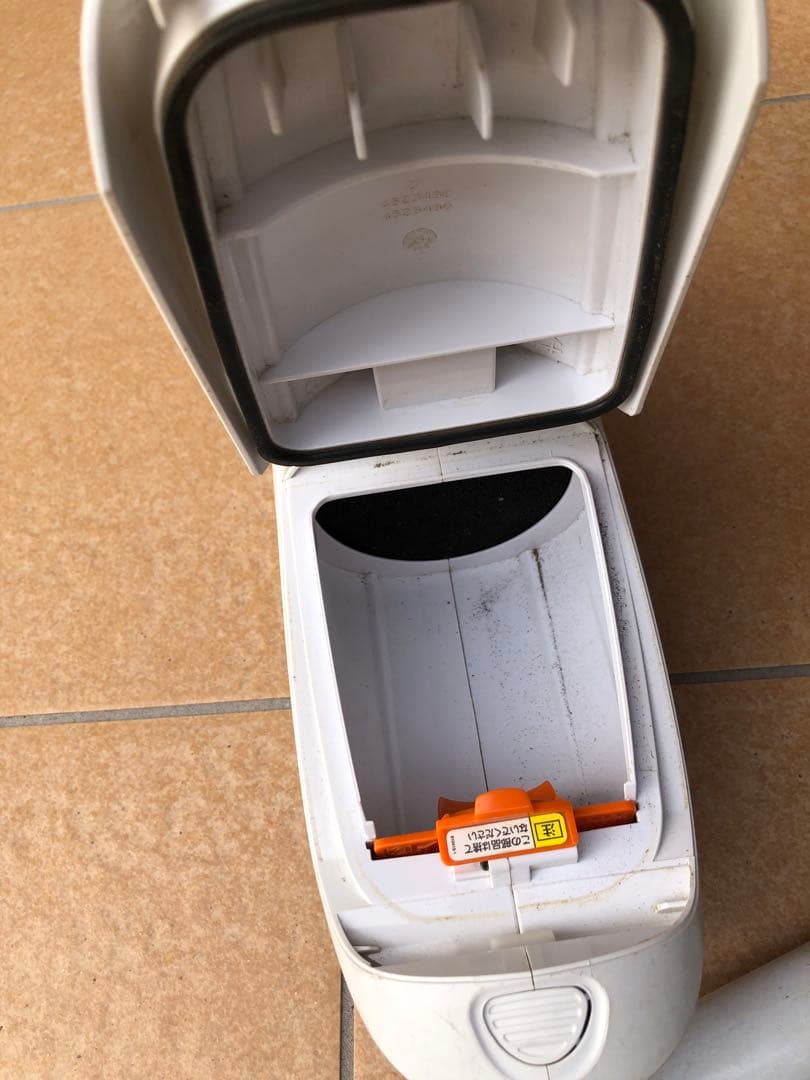 Makita 掃除機充電式クリーナー 本体CL182FDバッテリー＆充電器セット