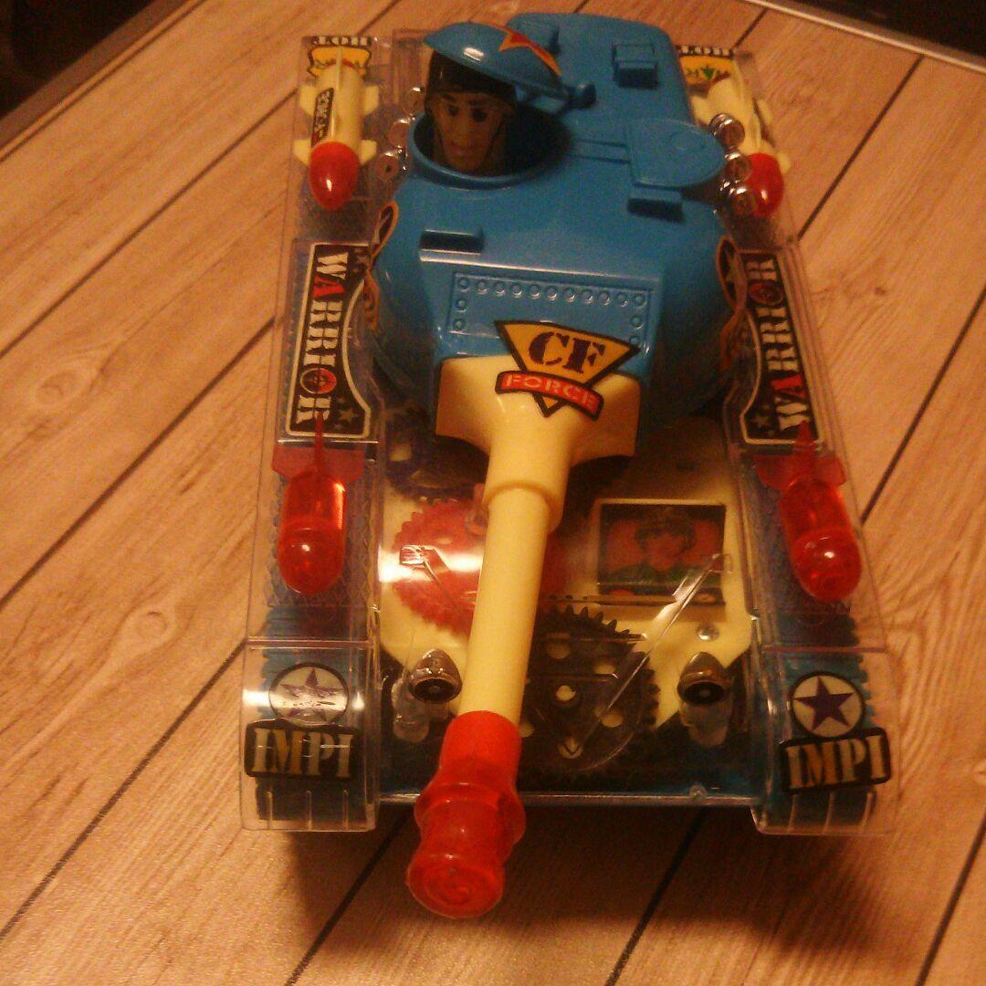 透明戦車 スーパータンク スケルトン JIN LI