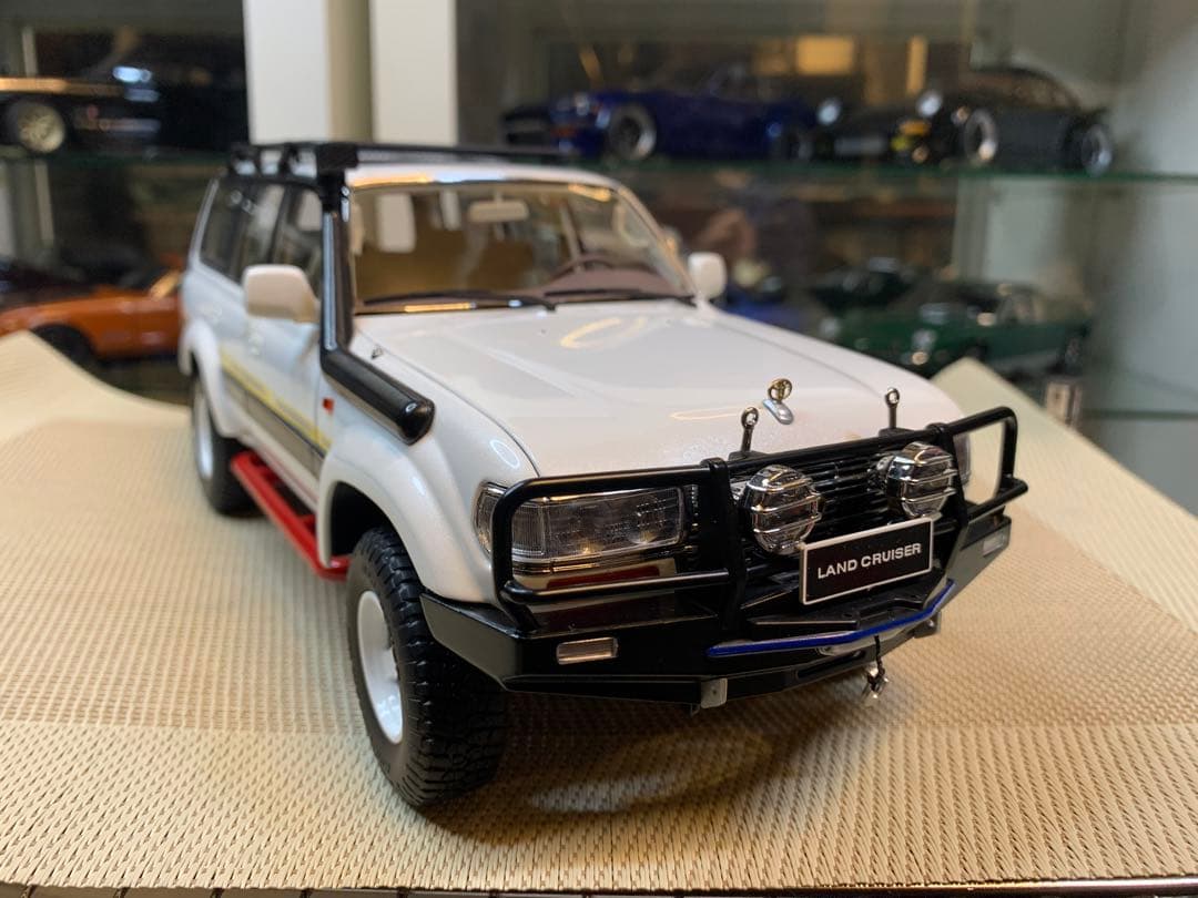 ケンファイ 1/18 ランドクルーザーVX-RL