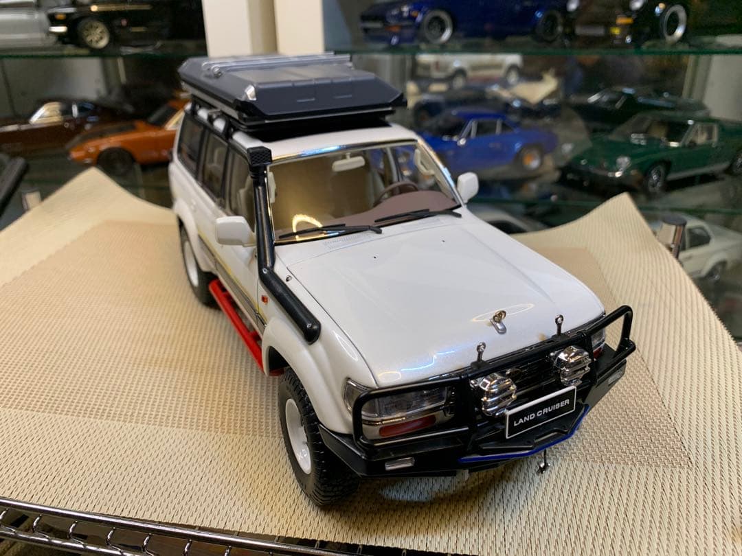 ケンファイ 1/18 ランドクルーザーVX-RL