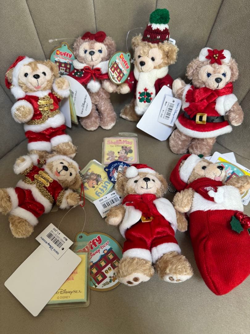 ダッフィー シェリーメイ　クリスマス　ぬいぐるみバッジ