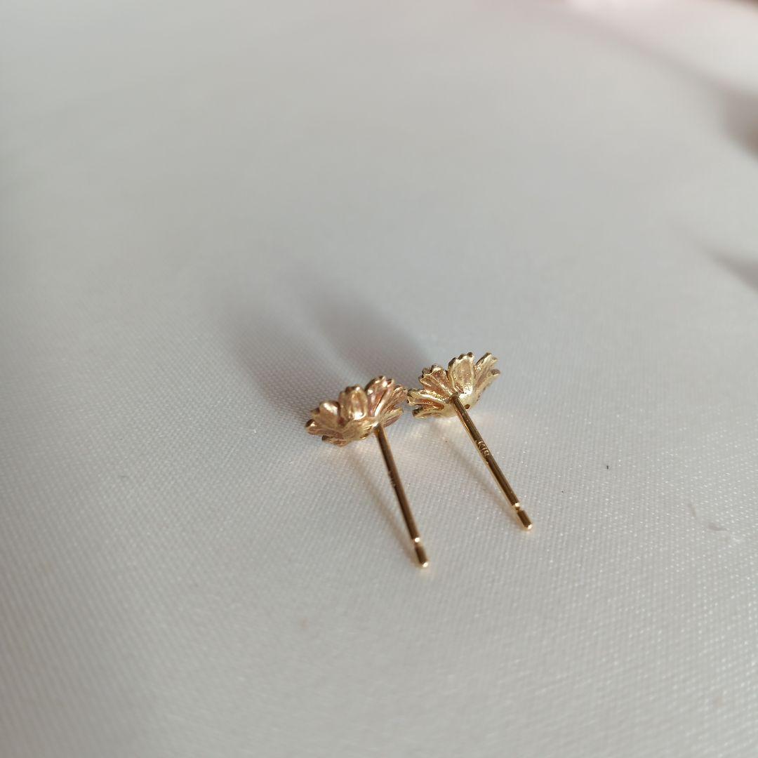 花モチーフ コスモスK18ピアス