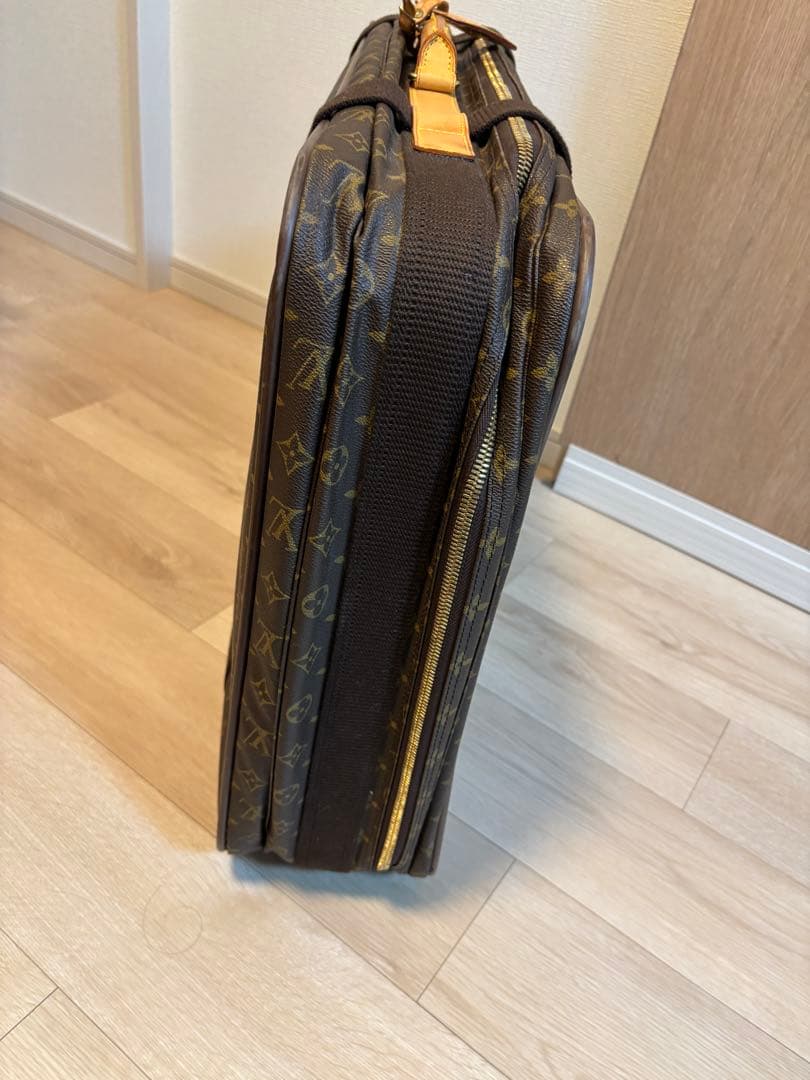 ルイヴィトン モノグラム サテライト 70