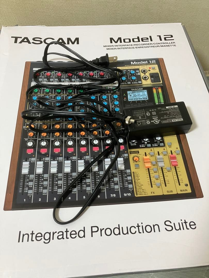 TASCAM Model 12 マルチトラックレコーダー