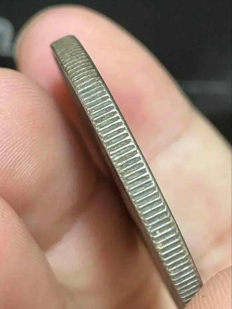 旧家蔵出し 中国銀貨 袁世凱 中華民国共和記念幣 銀貨古銭 重さは26.6g