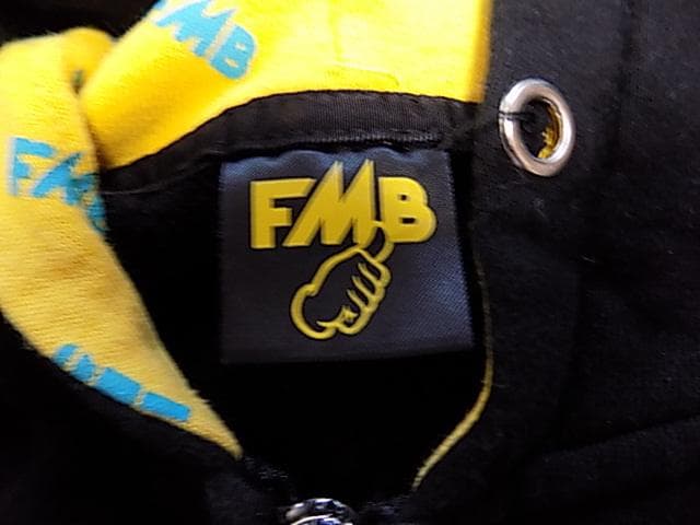 23506　ファンキーミンキーベイビーズ　パーカー　黒　サイズＳ