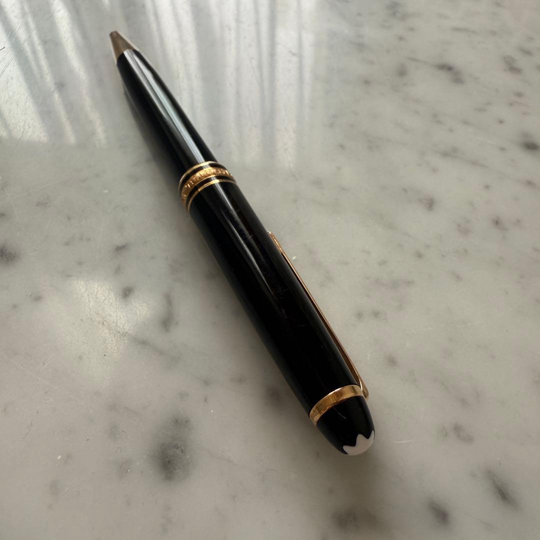 モンブラン　マイスターシュテック　ボールペン 黒