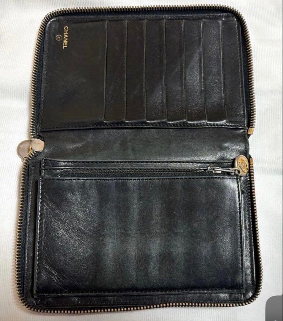 CHANEL シャネル　キャビアスキン　二つ折り財布
