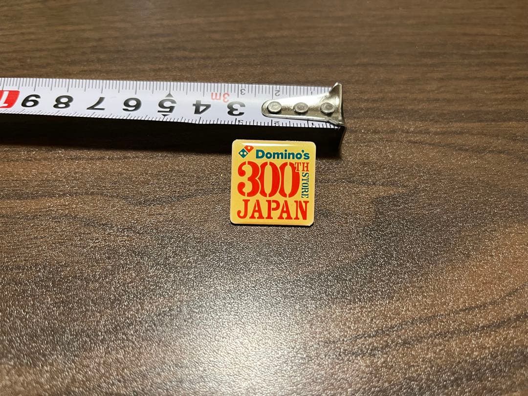 ドミノピザ dominospizza 300店舗記念　ピンバッジ