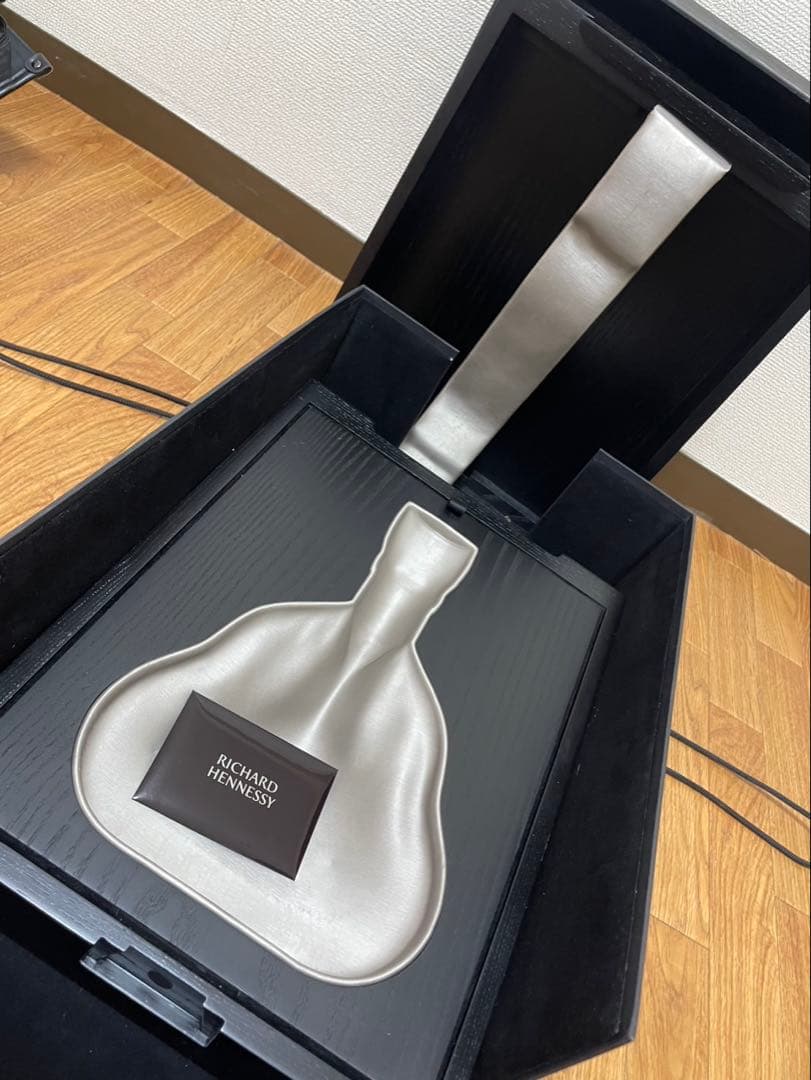 RICHARD HENNESSY ボトルケース