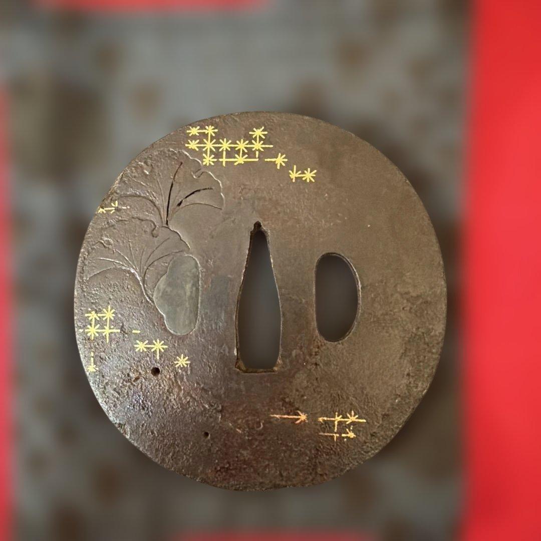 鍔　古鉄地　時代古美術　時代 古鍔 鉄地 丸形 武具 刀装具