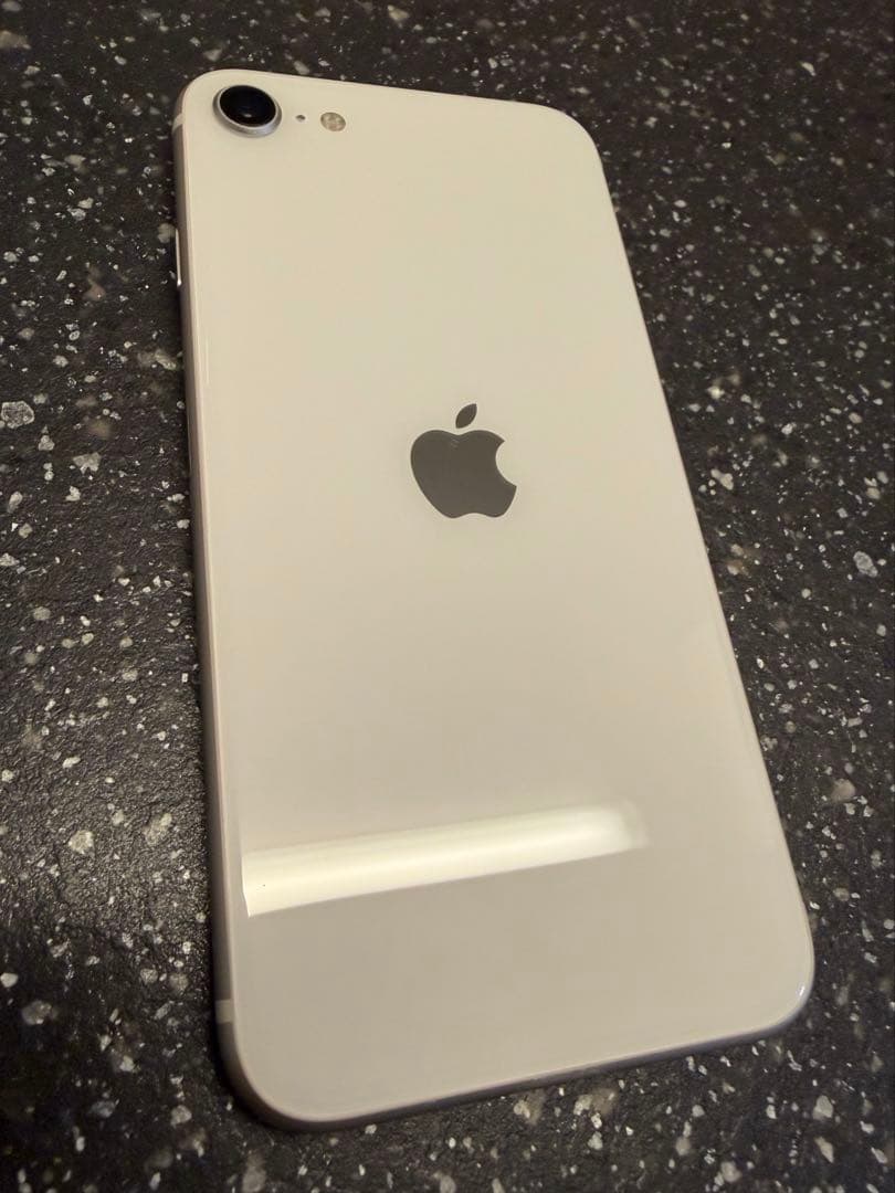 Apple iPhone SE 第3世代　スターライト　128GB