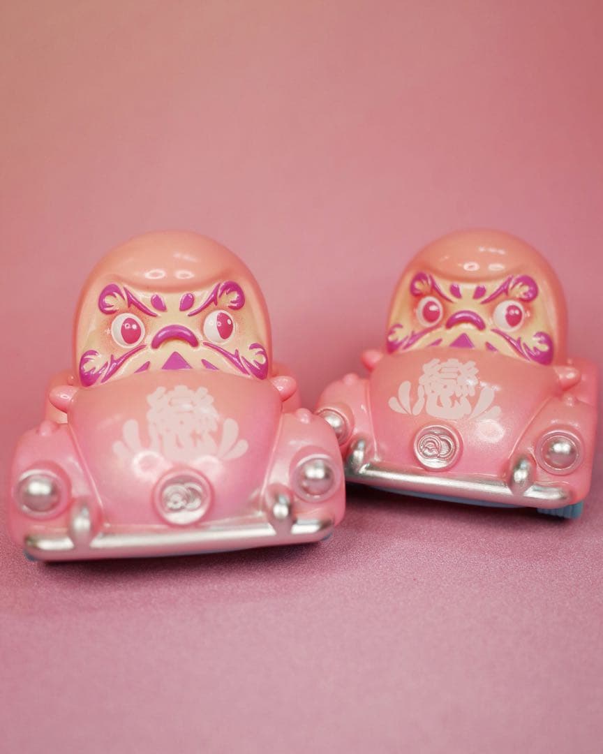 リターンカー・達磨　ダルマ　プルバック　恋　開運　ソフビ　フィギュア　おもちゃ