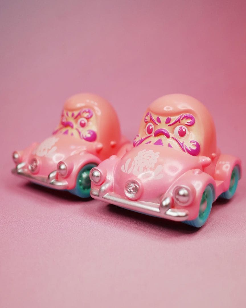 リターンカー・達磨　ダルマ　プルバック　恋　開運　ソフビ　フィギュア　おもちゃ