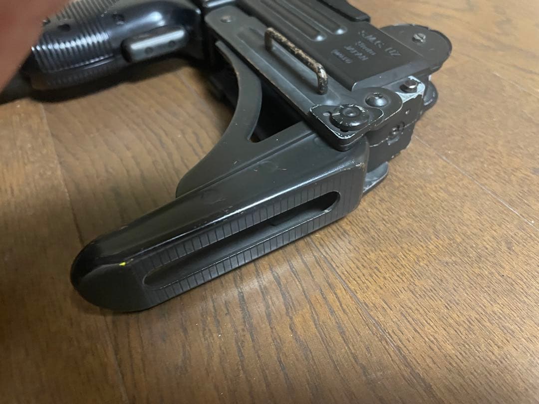 東京マルイ　UZI SMG 9mm x 19 電動エアガン