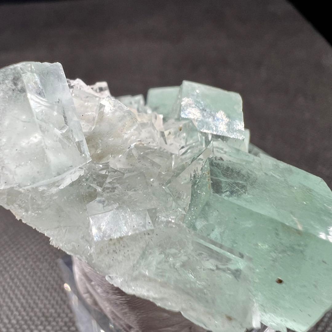 シャンファーリン産　マスカットグリーンフローライト